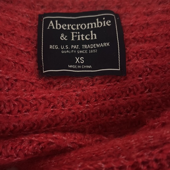 sweater - Picture 6 of 6